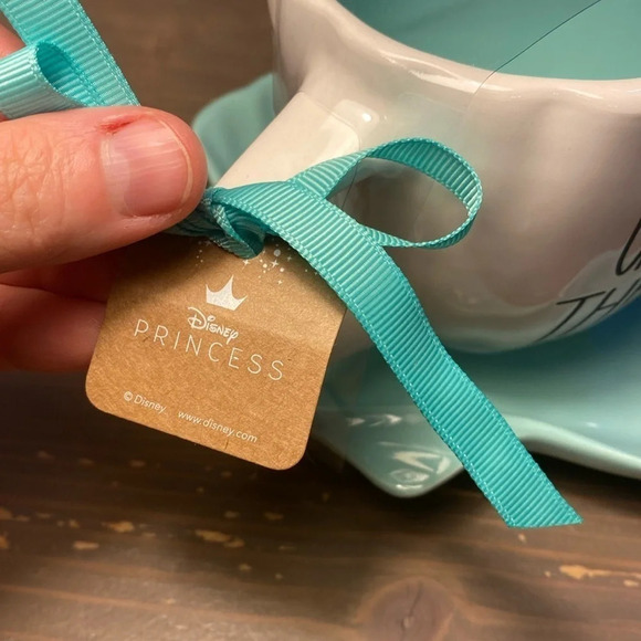 Rae Dunn Ariel mug & shell base - Picture 4 of 6